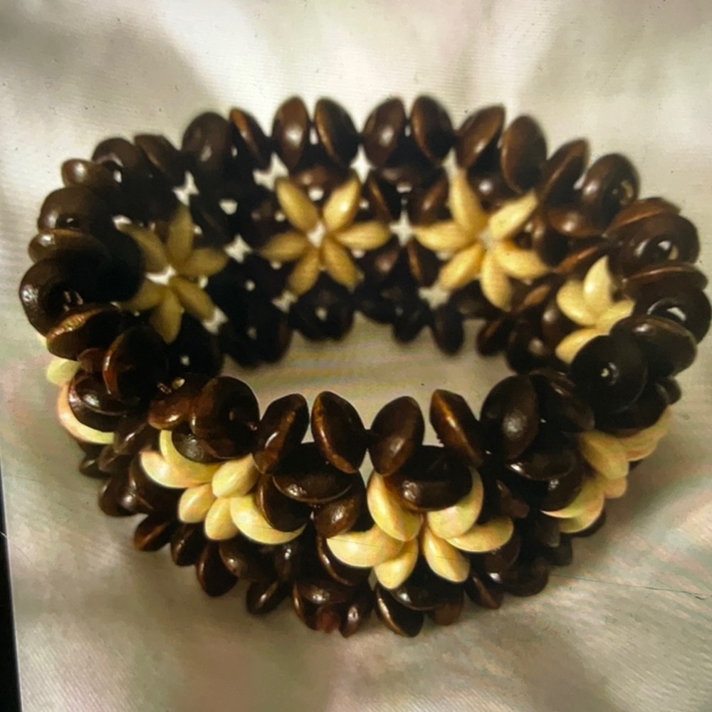 Bracelets (4) - Picture 6 of 6